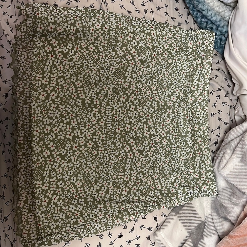 green flower skirt